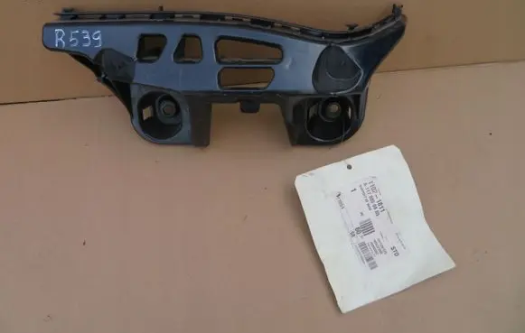 Mercedes-Benz CLA C117 X117 W117 Front bumper mounting bracket A1178850865