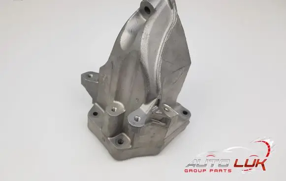 Mercedes-Benz Sprinter W906 Engine mount bracket