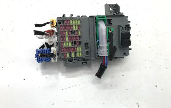Honda ZR-V Fuse module 3V0E110