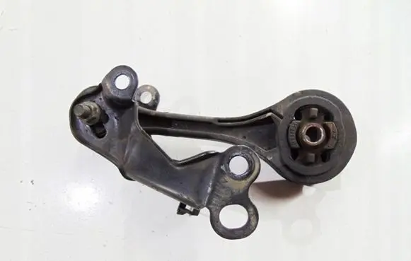Subaru Legacy Engine mount bracket