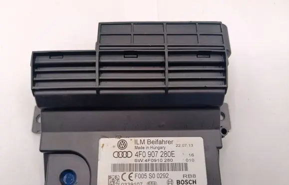 Audi Q7 4L Power management control unit 4F0907280E 4F0910280 F005S00292