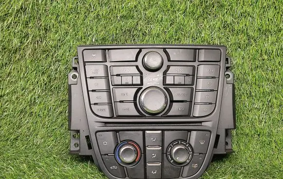 Opel Astra J Head unit multimedia control 13337218 13337695