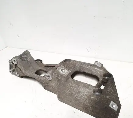 Volkswagen PASSAT B6 Generator/alternator bracket 06F903143F