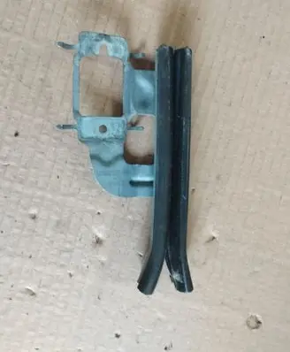 Peugeot 2008 I Rear door windshield rail 9805350480