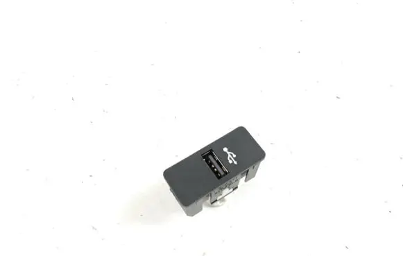 BMW M4 F82 F83 USB socket connector 9230248
