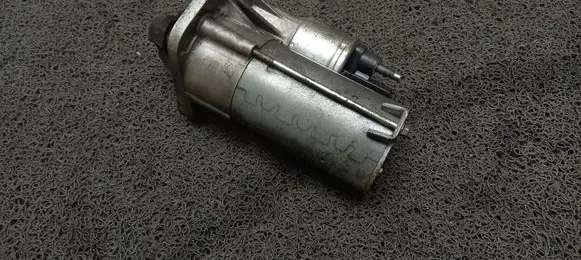 Renault Megane III Starter motor 8200836473B