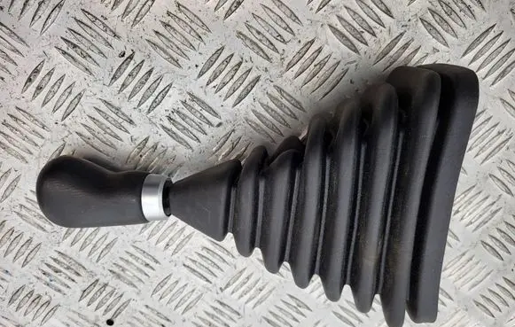 Suzuki Jimny Gear lever shifter trim leather/knob 