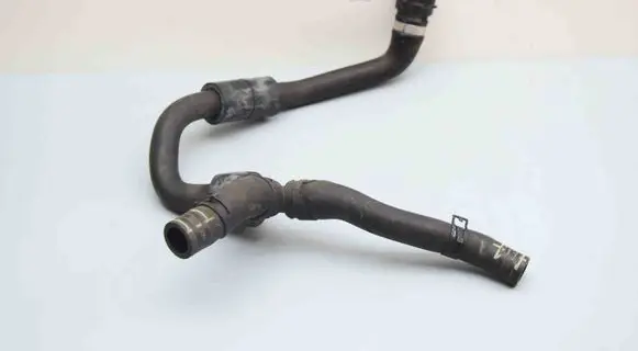 Engine coolant pipe/hose