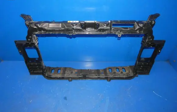 Hyundai i30 Radiator support slam panel 