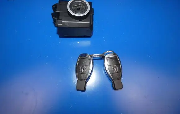Mercedes-Benz B W246 W242 Ignition lock A2469050802 16056832 1010344200