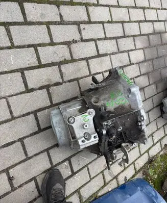 Peugeot 207 Manual 5 speed gearbox 20DP27 1711297