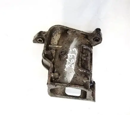Mazda CX-7 Engine mounting bracket