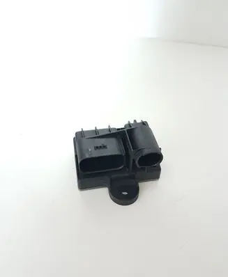 Mercedes-Benz C W205 Glow plug pre-heat relay 136063BR 210722I50