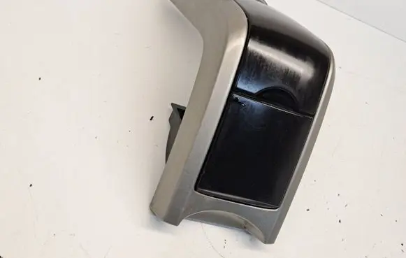 Cup holder front