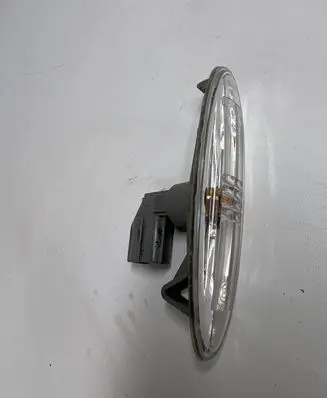 Lexus IS 220D-250-350 Front fender indicator light