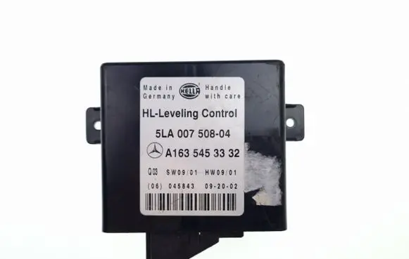 Mercedes-Benz ML W163 Light module LCM A1635453332 5LA0075085
