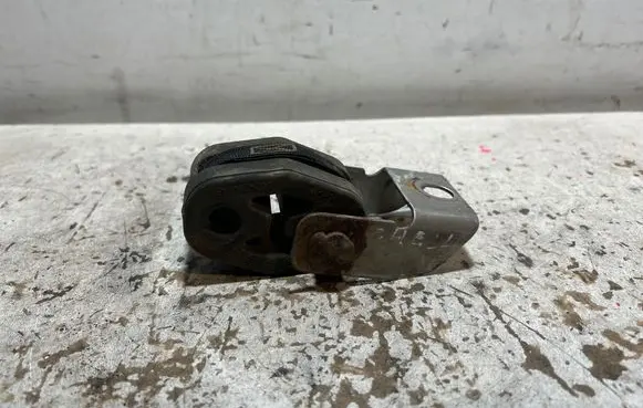 Dodge Challenger Muffler mount bracket/holder 68242144AB