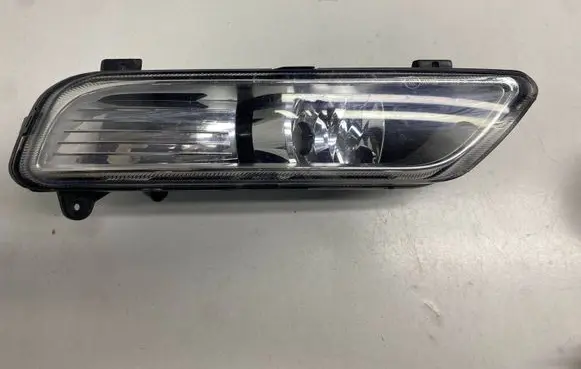 Volkswagen PASSAT B7 Front fog light 176623