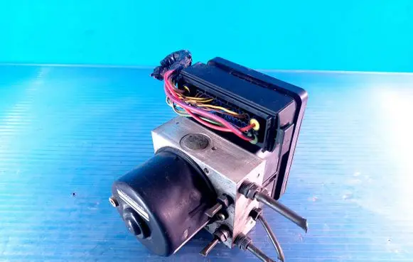 Mini One - Cooper R50 - 53 ABS Pump 6765284 00005221E0