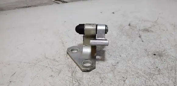 Volkswagen PASSAT B7 Front door upper hinge