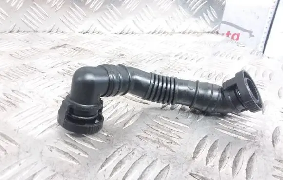 Volkswagen PASSAT B6 Breather hose/pipe 03G103493D