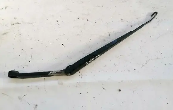 Nissan X-Trail T30 Front wiper blade arm