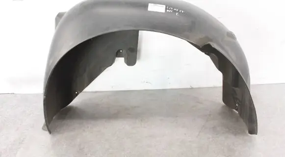 Rear arch fender liner splash guards