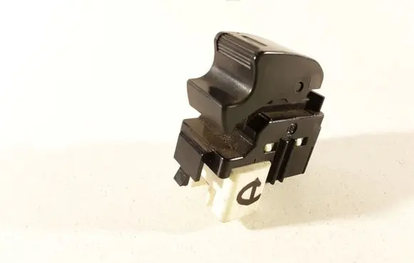 Toyota Yaris Electric window control switch 60V2G02