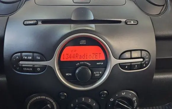 Radio/CD/DVD/GPS head unit