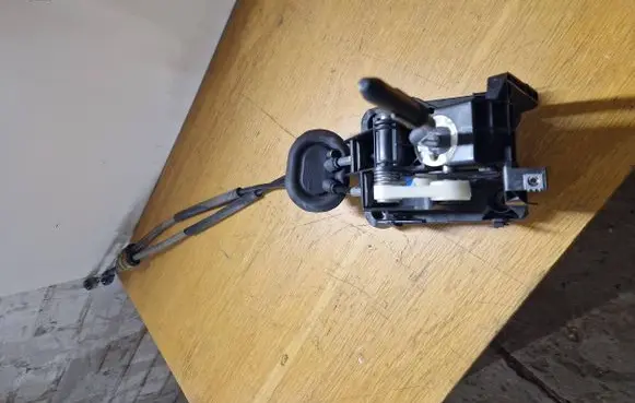 Citroen C4 II Gear shifter/selector 9671748880