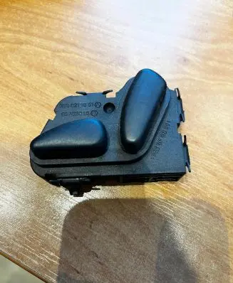 Mercedes-Benz E W211 Seat control switch 2108213851 03463815