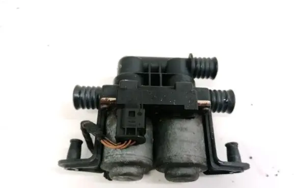 BMW 7 E65 E66 Coolant heater control valve 690829401 6908294-01
