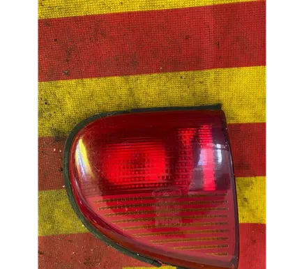 Tailgate rear/tail lights