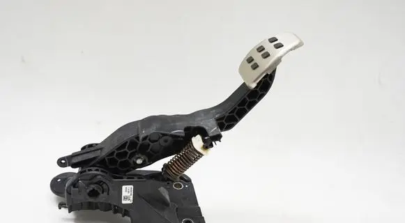 Renault Clio V Clutch pedal 465402743R