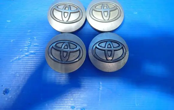 Toyota Urban Cruiser (XP110) Original wheel cap 42603-YY080 PZ406986701C