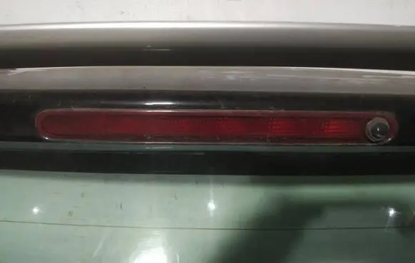 Suzuki Swift I Third/center stoplight