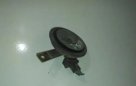 Mitsubishi Carisma Horn signal e10020011