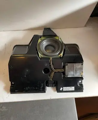 Maserati Quattroporte Subwoofer speaker 67071100 447082