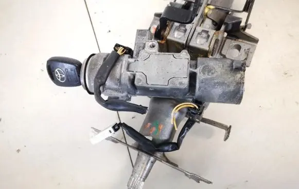 Toyota Avensis T250 Ignition lock n0501517
