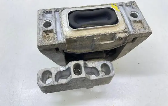 Volkswagen Golf IV Engine mount bracket 159088620