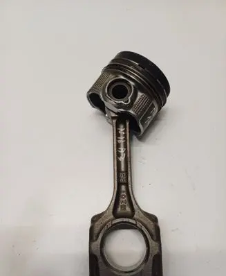 Honda CR-V Piston with connecting rod N16A3