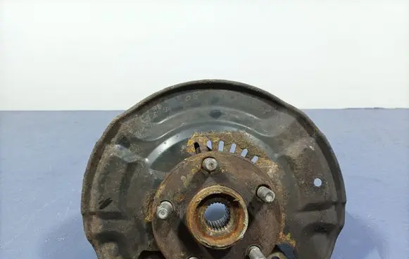 Toyota Urban Cruiser (XP110) Front wheel hub spindle knuckle