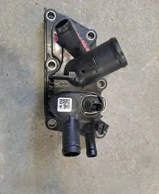 Dacia Sandero III Thermostat housing 110616875R