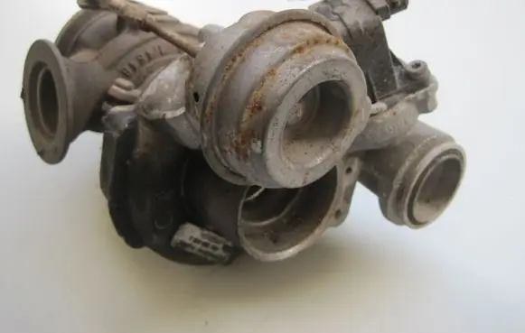 BMW 7 F01 F02 F03 F04 Turbo 7576985
