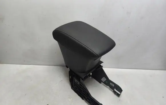 Opel Astra K Armrest 39030127