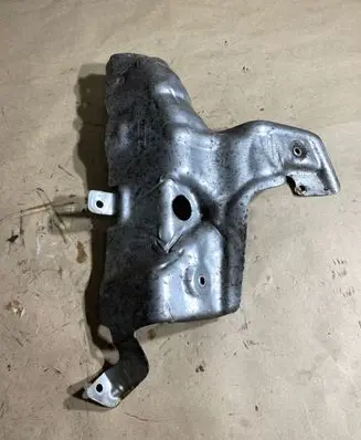 Volvo V40 Heat shield in engine bay 31361957