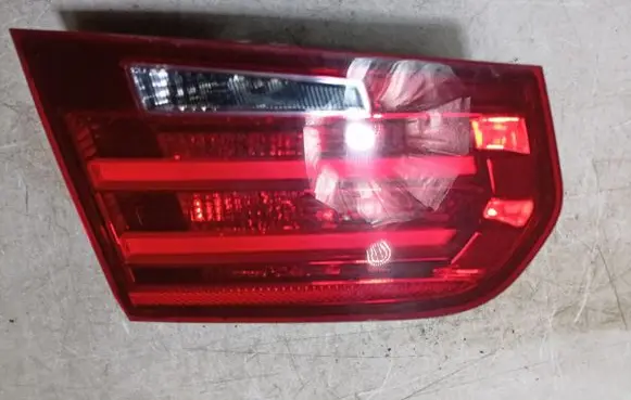 Tailgate rear/tail lights