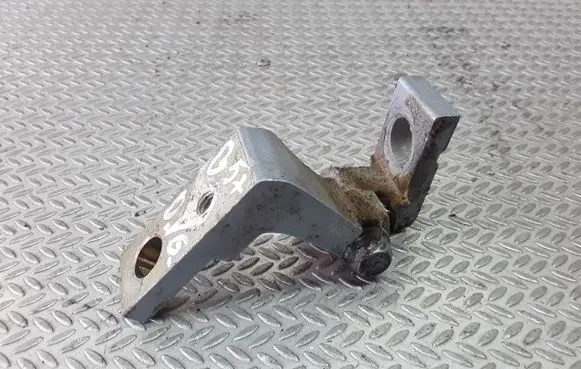 Volkswagen PASSAT B5.5 Rear door upper hinge