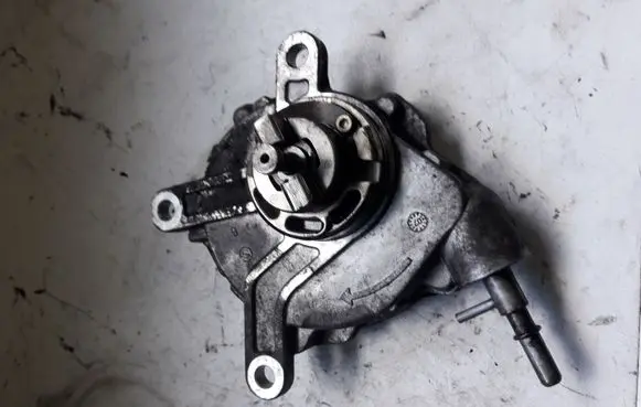 Toyota Avensis T250 Vacuum pump