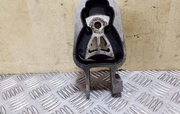 Volvo S60 Engine mount bracket 8G916P082BA